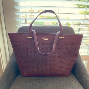 Kate Spade red embroidered purse ♠️